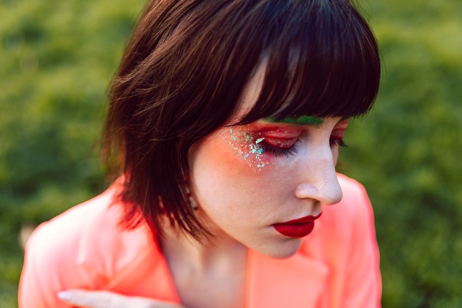 Glowy Night-Out Makeup Ideas That Survive Dancing
