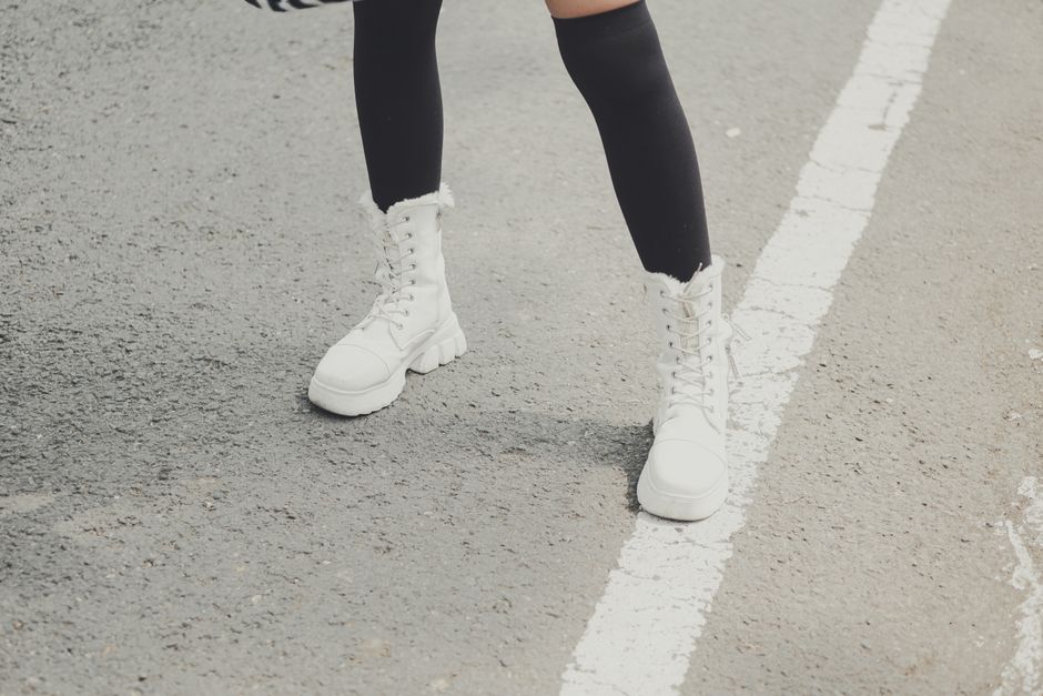 Autumn Club Outfits With Knee-High Boots