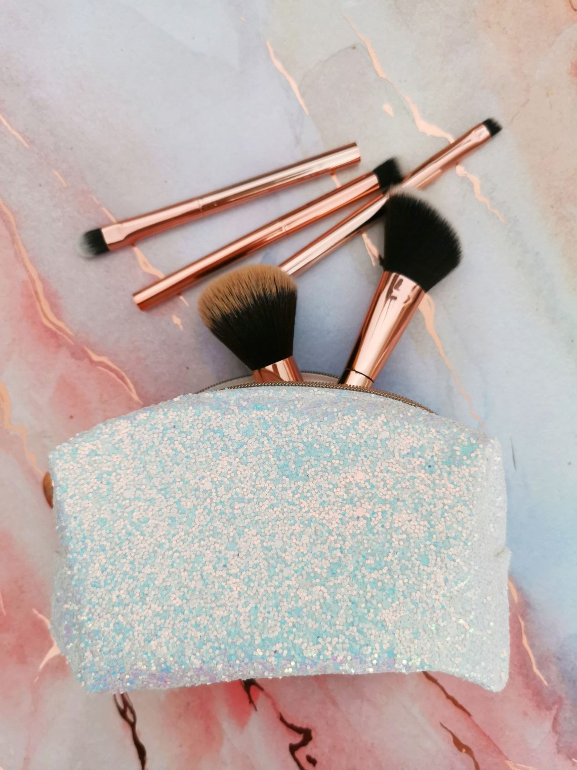 Pack a Weekend Makeup Pouch That Keeps Caps, Powders and Brushes Apart
