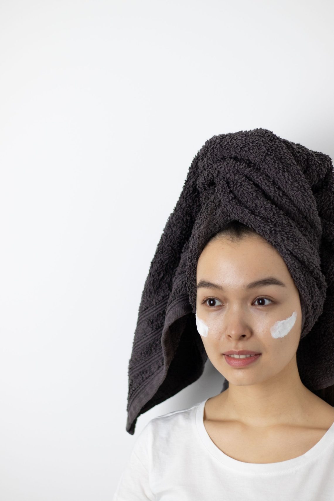 When Skincare Rolls Under Makeup: A One-Change-at-a-Time Pilling Check