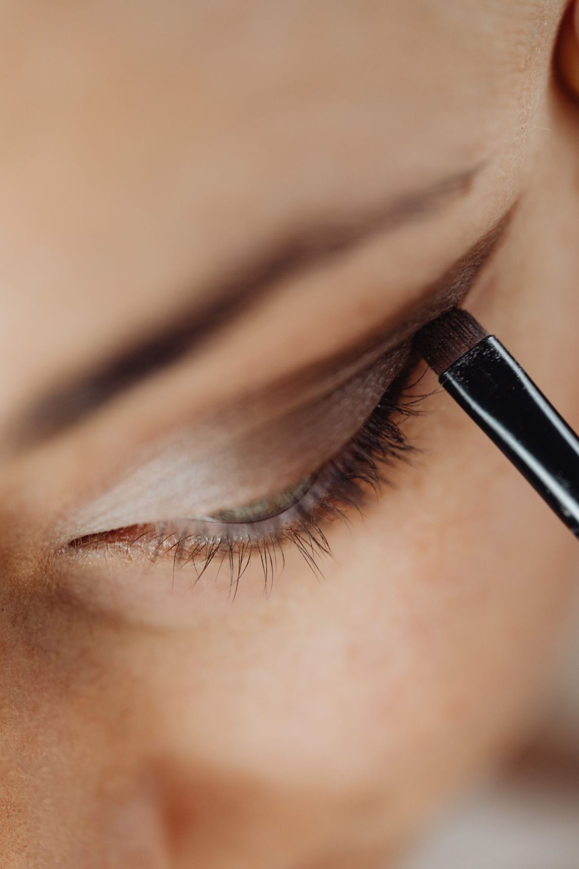 One Eyeshadow, Three Intensities: A Simple Everyday Eye Technique