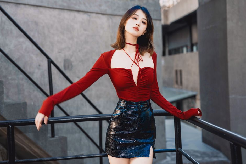 How to Wear a Leather Mini Skirt