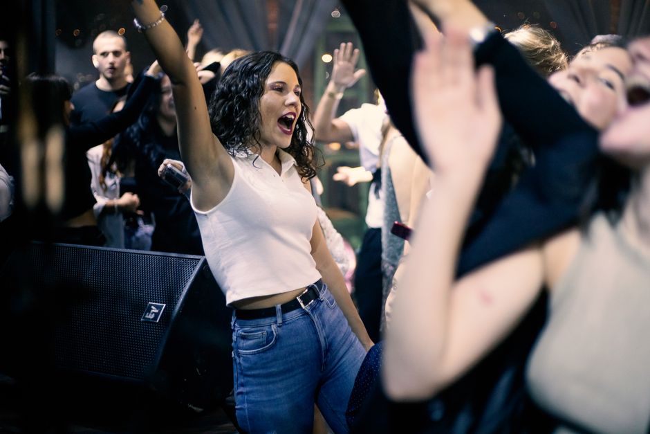 What to Wear to a Live Music Night